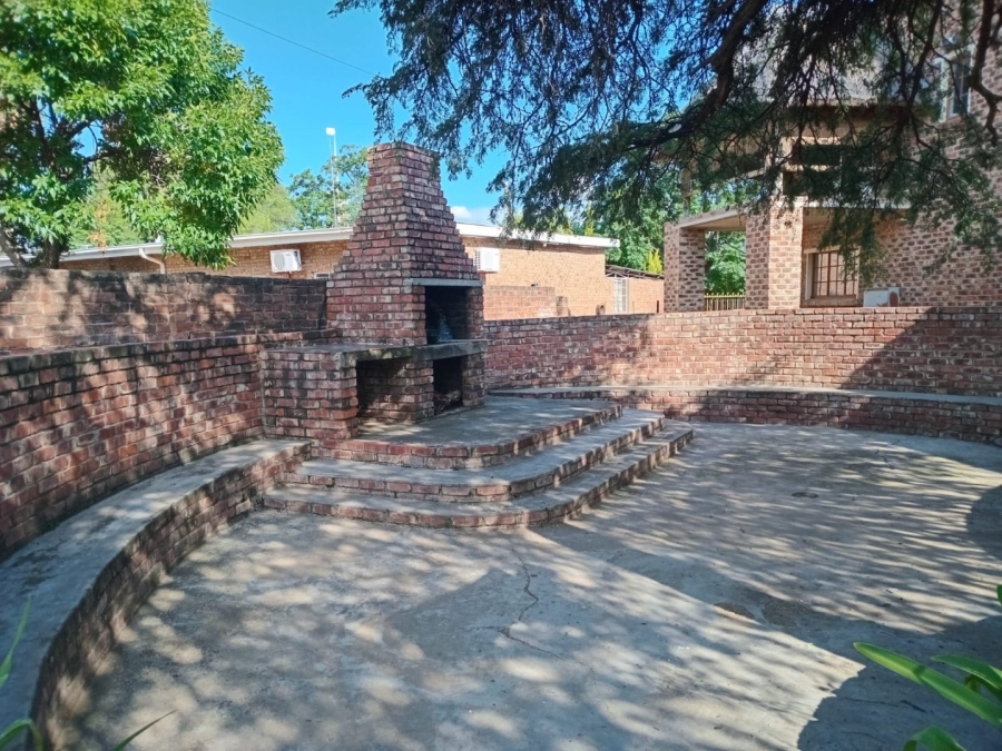 5 Bedroom Property for Sale in Bloemhof North West